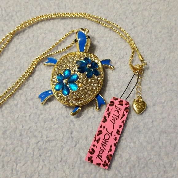 Jewelry - Betsey Johnson Turtle necklace
